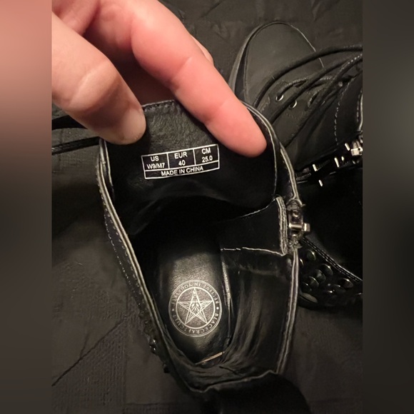 NWOT Unisex Blackcraft Cult Cain - Studded Sneaker Boot - Picture 6 of 8